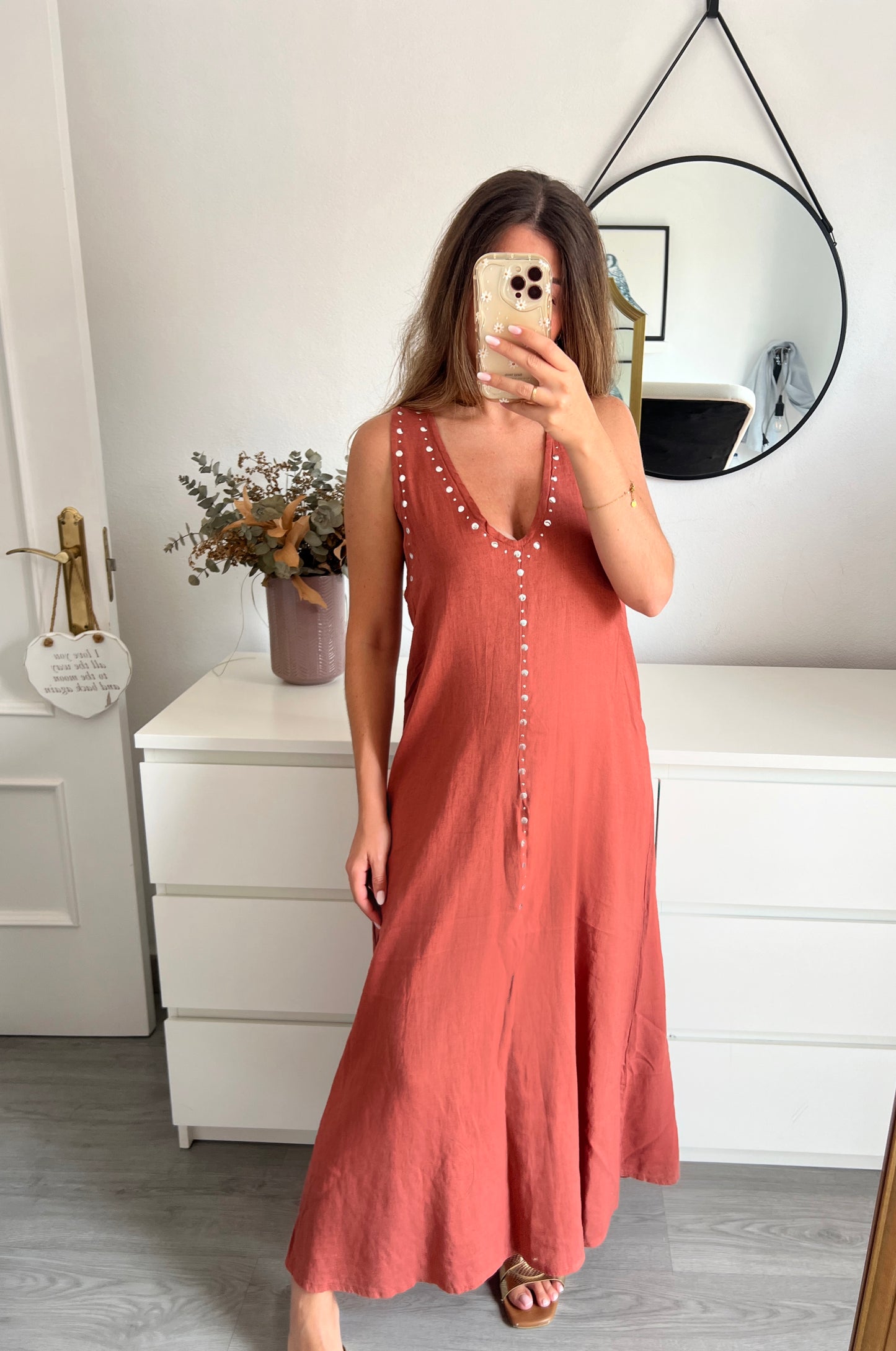 VESTIDO TACHUELAS TEJA