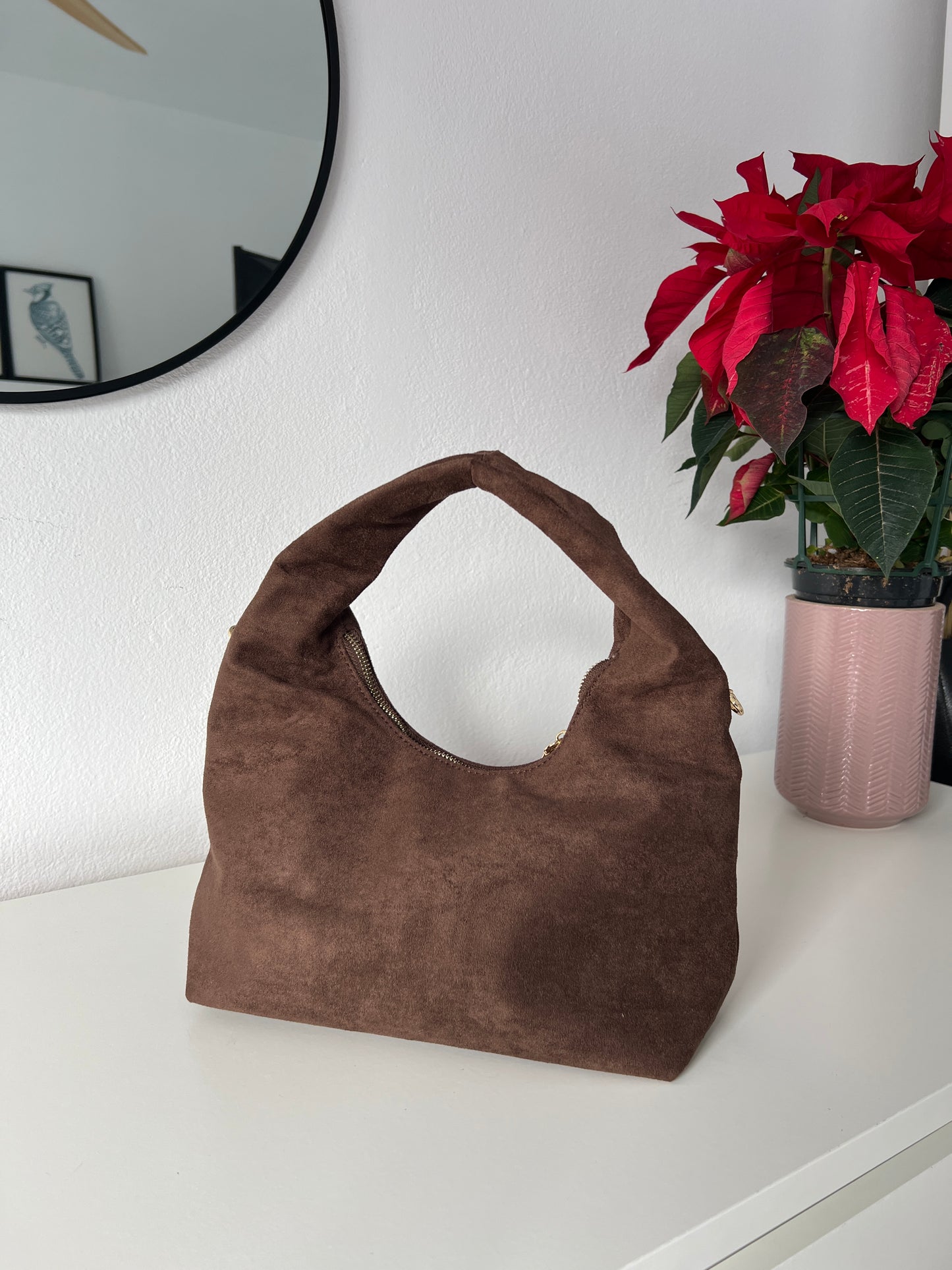 BOLSO PIEL CHOCOLATE TACHUELAS
