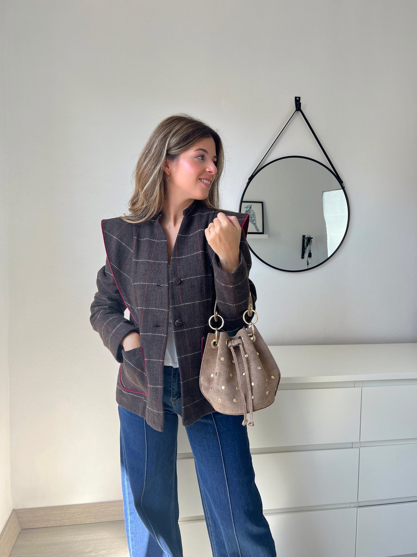 BOLSO TACHUELAS MARRÓN