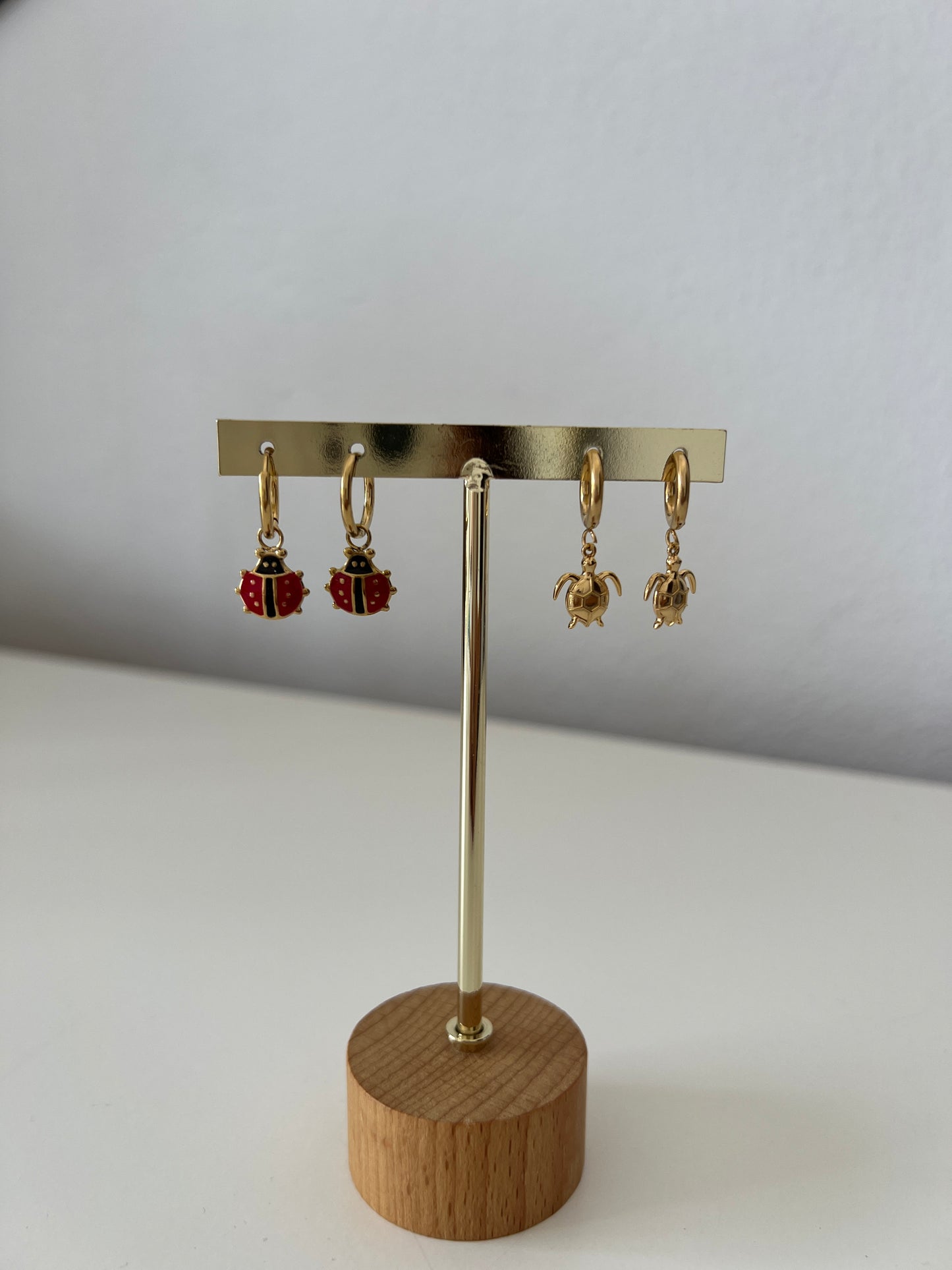 Pendientes Mini Charm Dorados