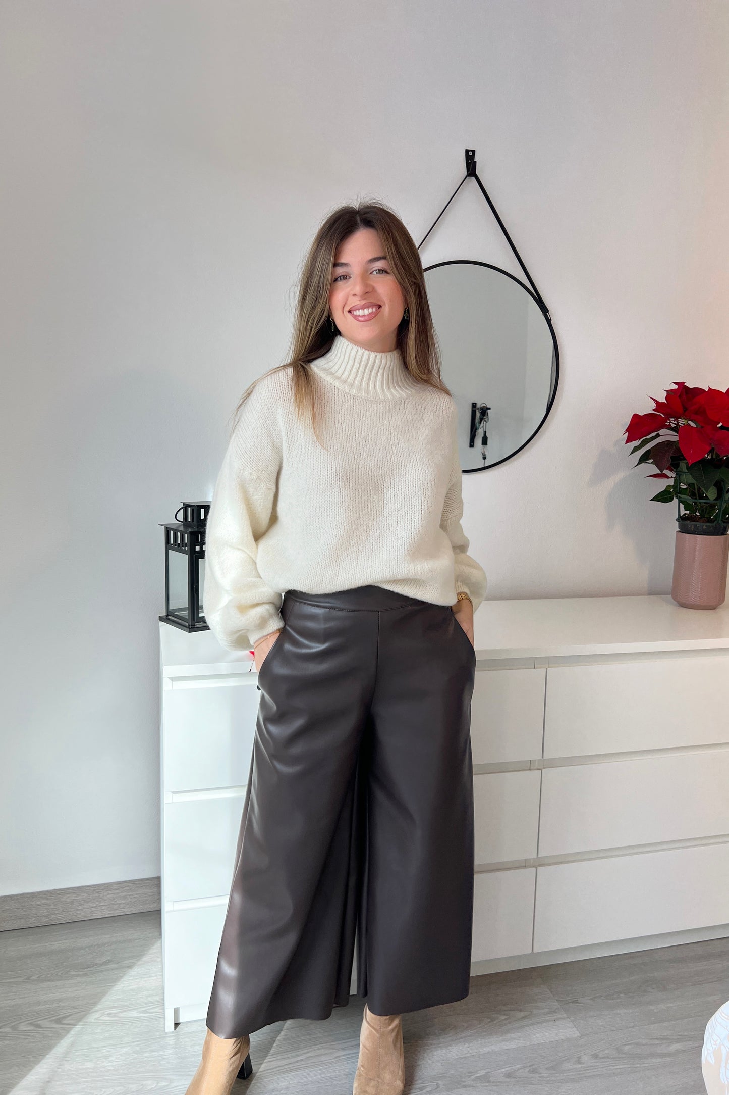 PANTALÓN CUERO CHOCOLATE