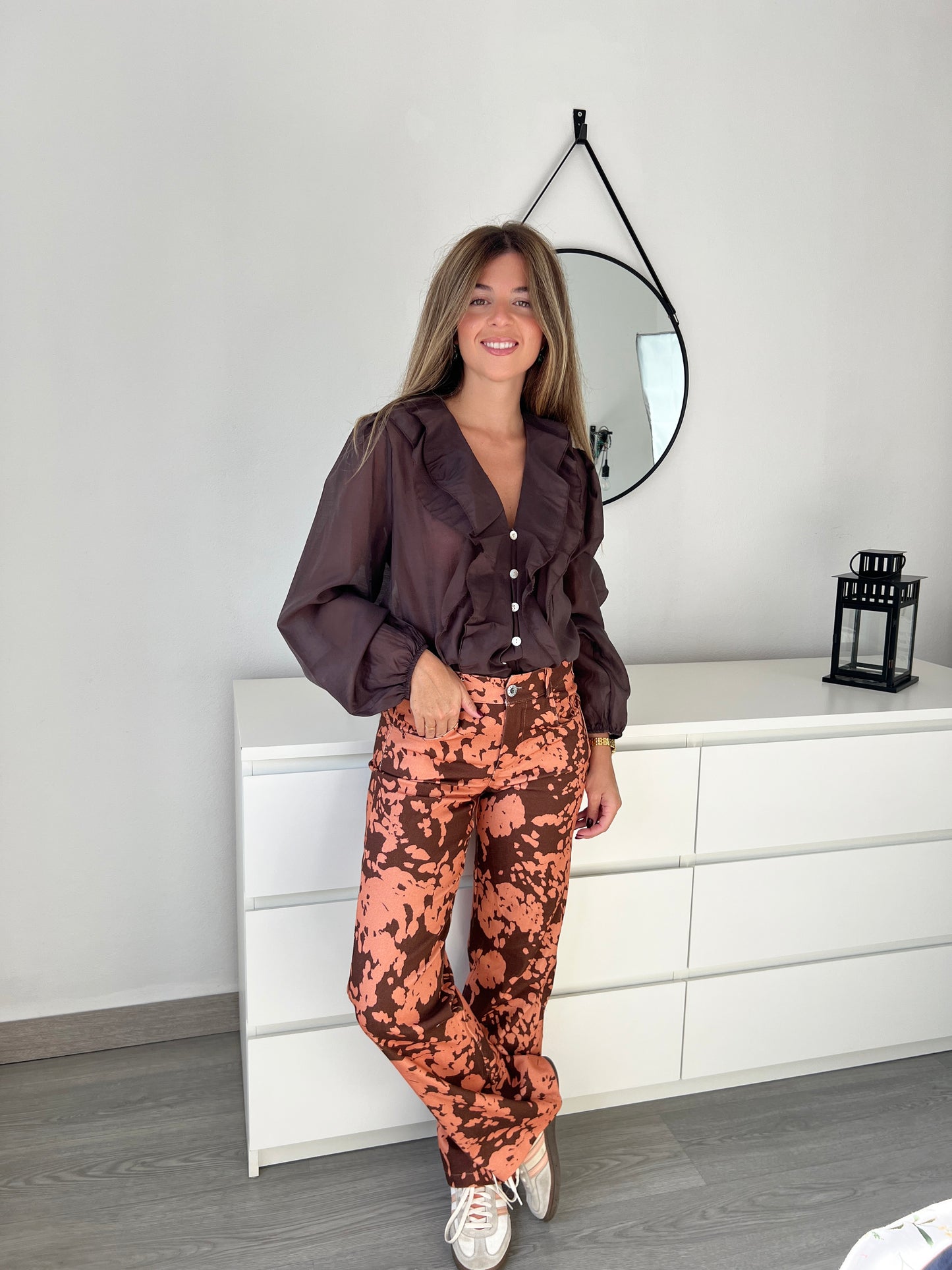 BLUSA VOLANTES CHOCOLATE