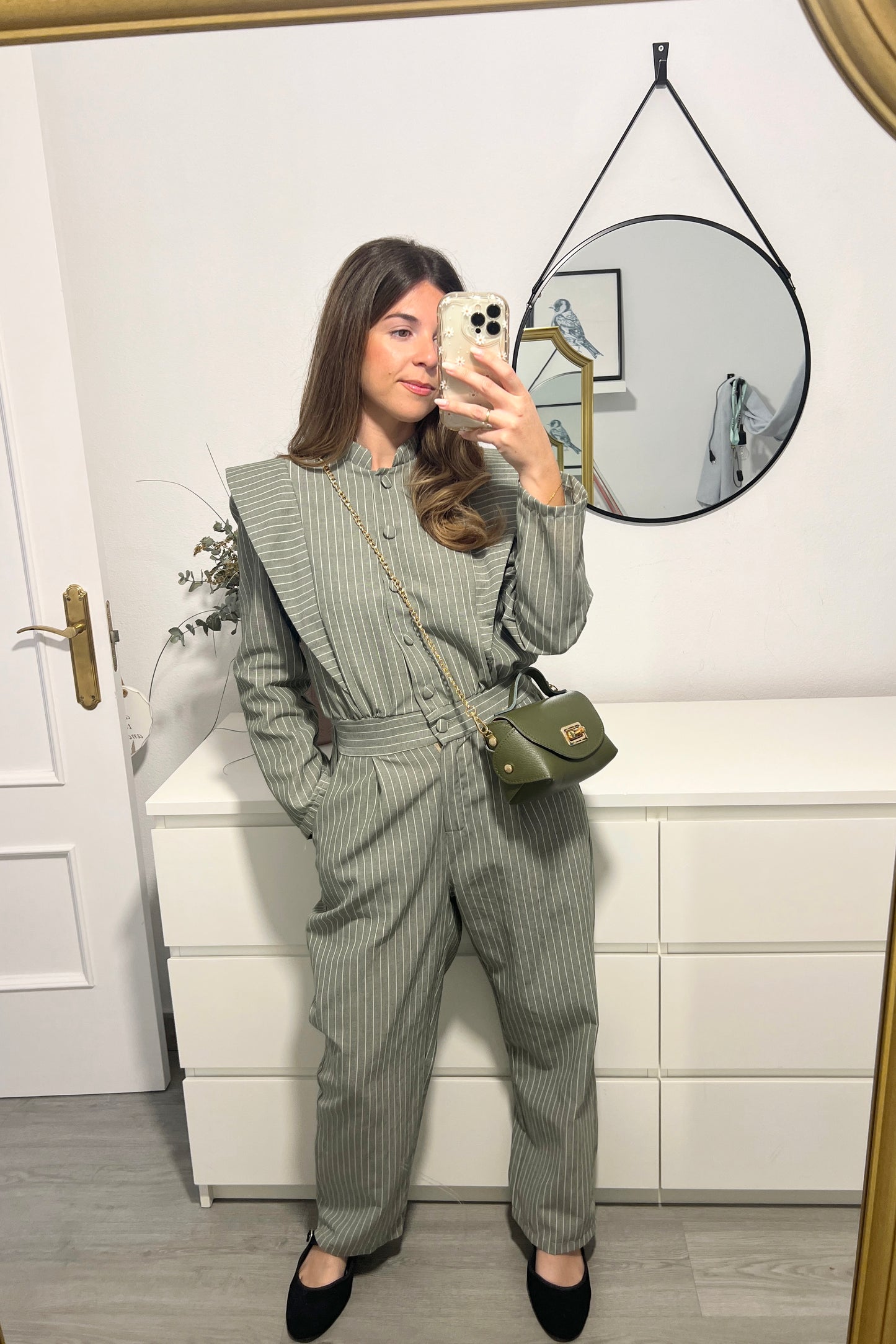 MONO RAYA DIPLOMÁTICA