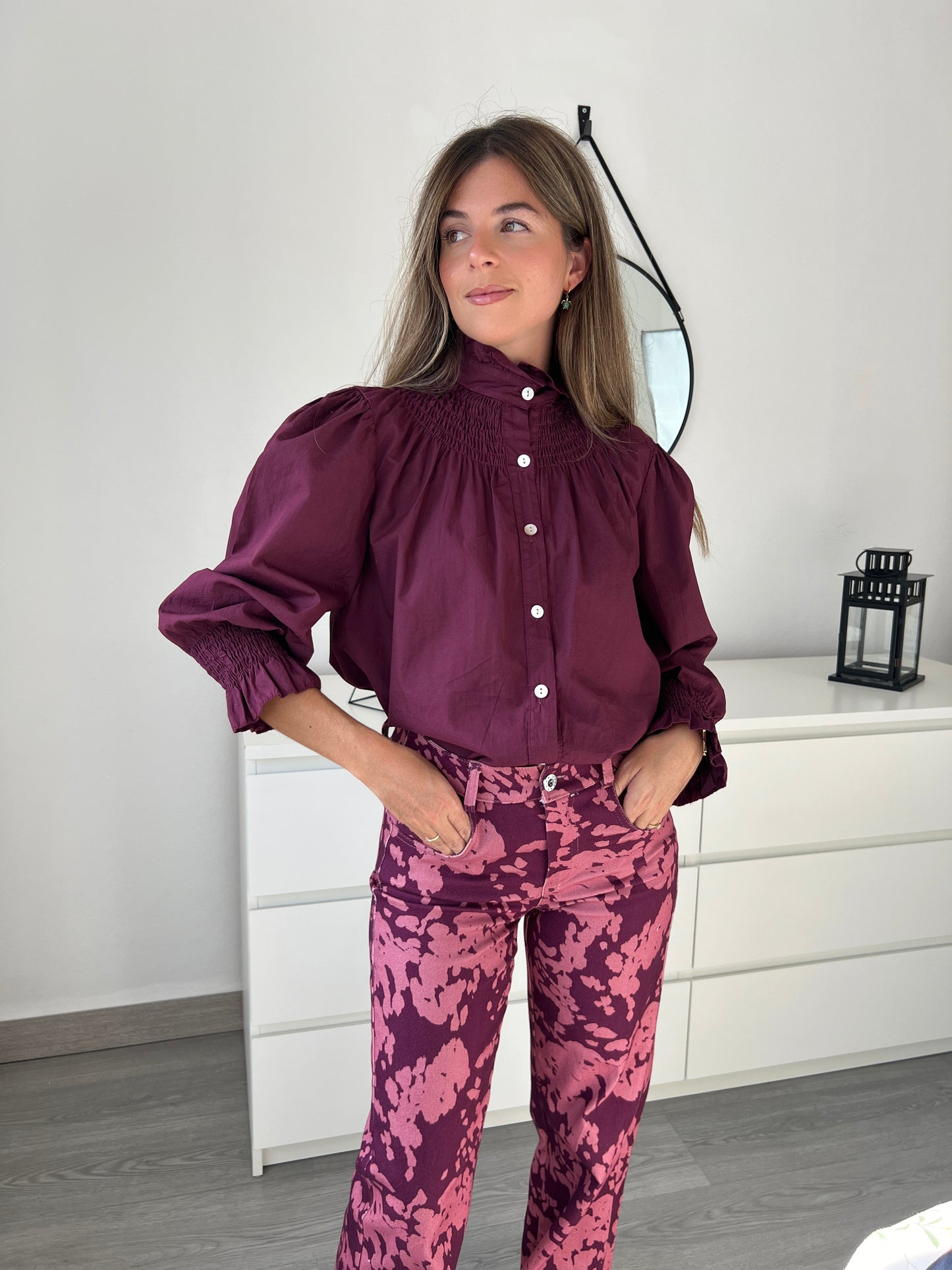 BLUSA CUELLO ALTO BURDEOS