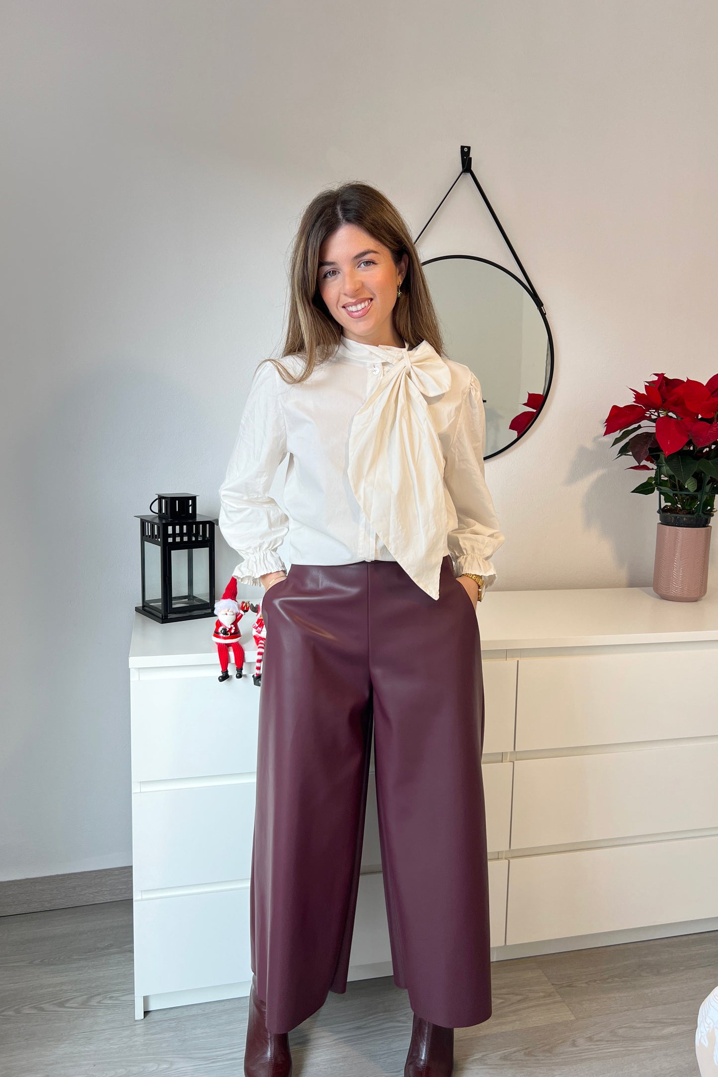 PANTALÓN CUERO BURDEOS