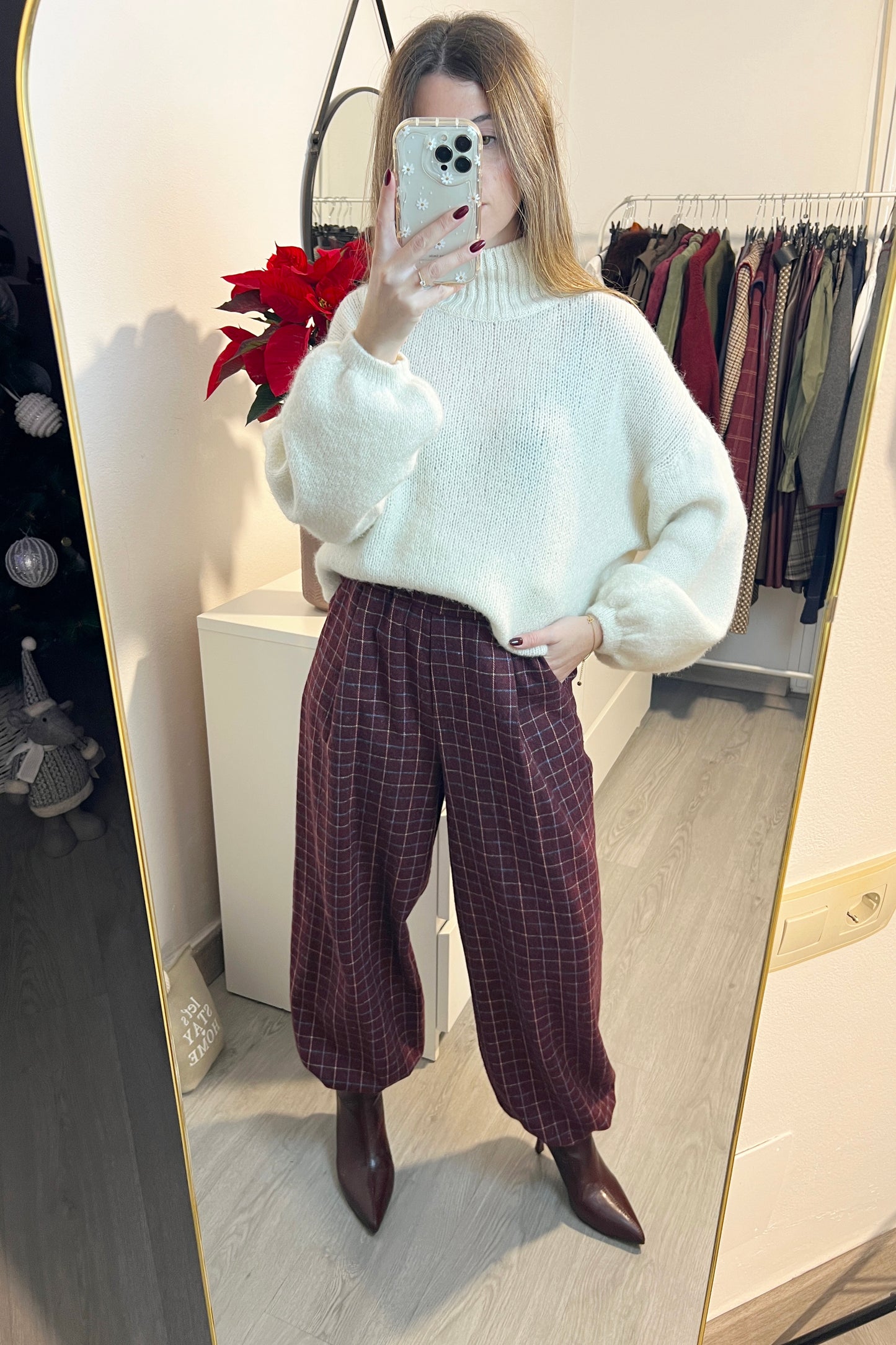 PANTALÓN CUADRO BURDEOS