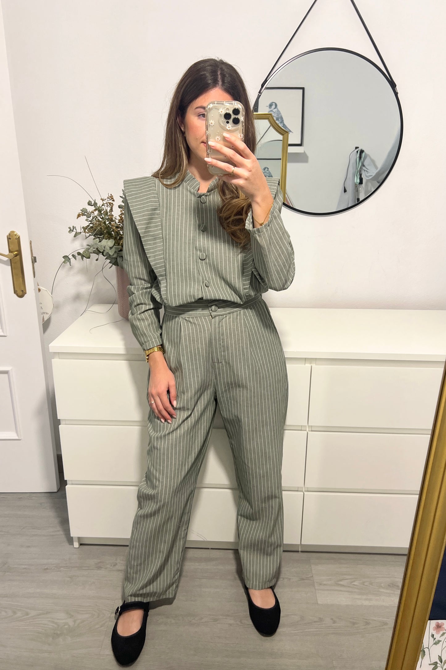 MONO RAYA DIPLOMÁTICA