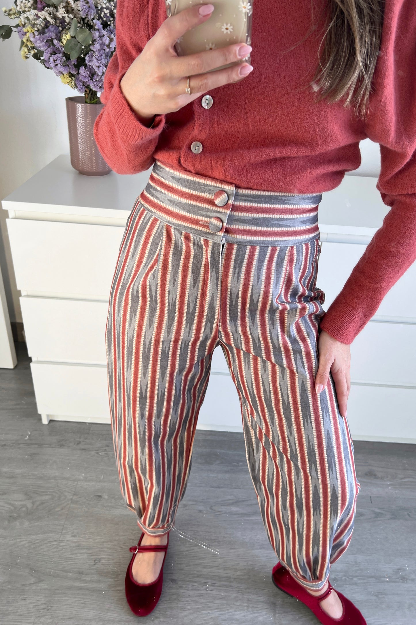 PANTALÓN BALLOON GRIS Y CORAL